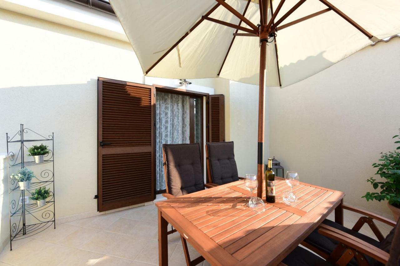 Apartments Zara & Toni エクステリア 写真